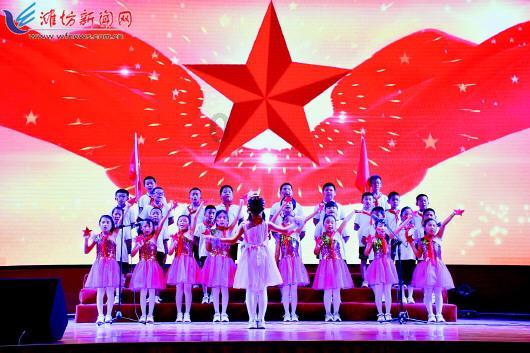 她26岁靠潘金莲爆红，35岁“闪婚闪离”，如今53岁还是孤身一人