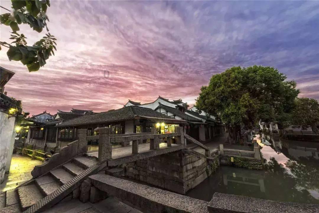 东北小伙唱歌都有东北口音,猜歌名绞尽脑汁,笑翻全场
